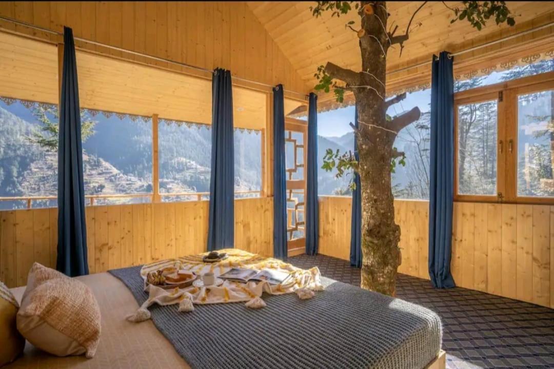 Villa Into The Woods Treehouse Jibhi Exterior foto